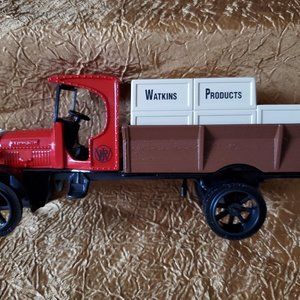 Ertl 1925 Kenworth Truck WATKINS Replica Die-Cast Bank 1:34 Scale